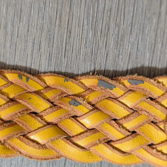 Vintage Braided Yellow Leather Belt - Preloved - Picture 6 of 7